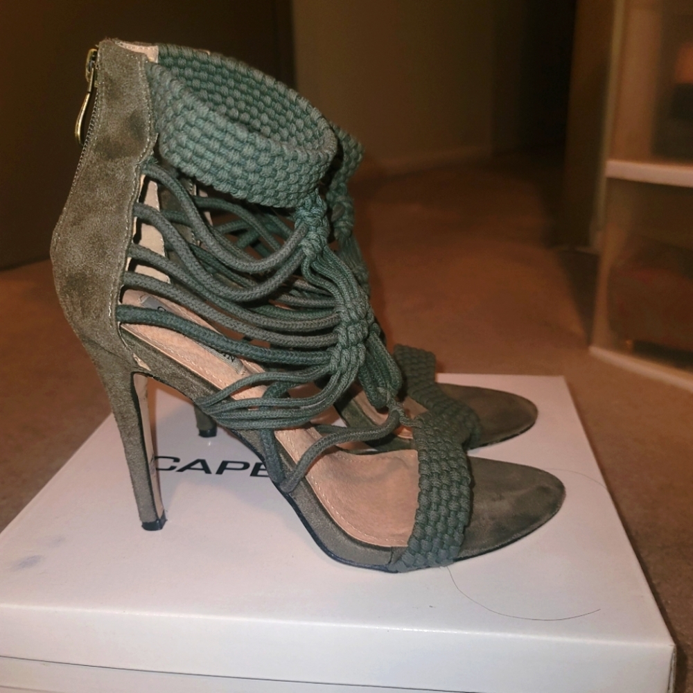 Cape Robbin green heels